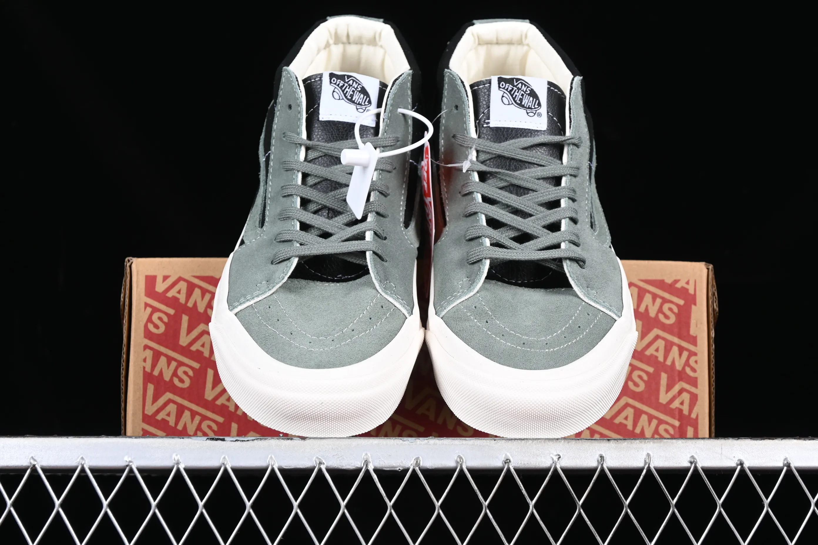 All categories Vans Vans series Vans Mid Vans China Vans Vault OG Sk8-Mid Lx Vans mid-top casual sneakers VN0A4BVCBY1